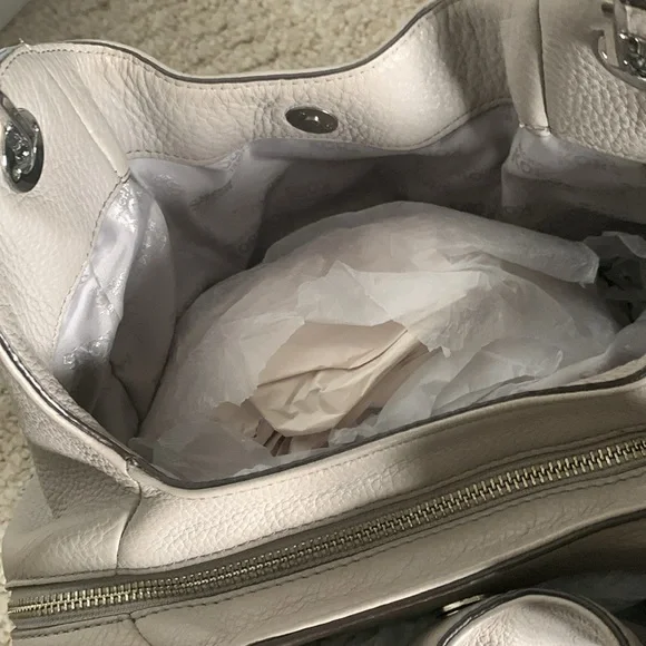 Grey Michael Kors soft leather bag like new condition. - Picture 6 of 7